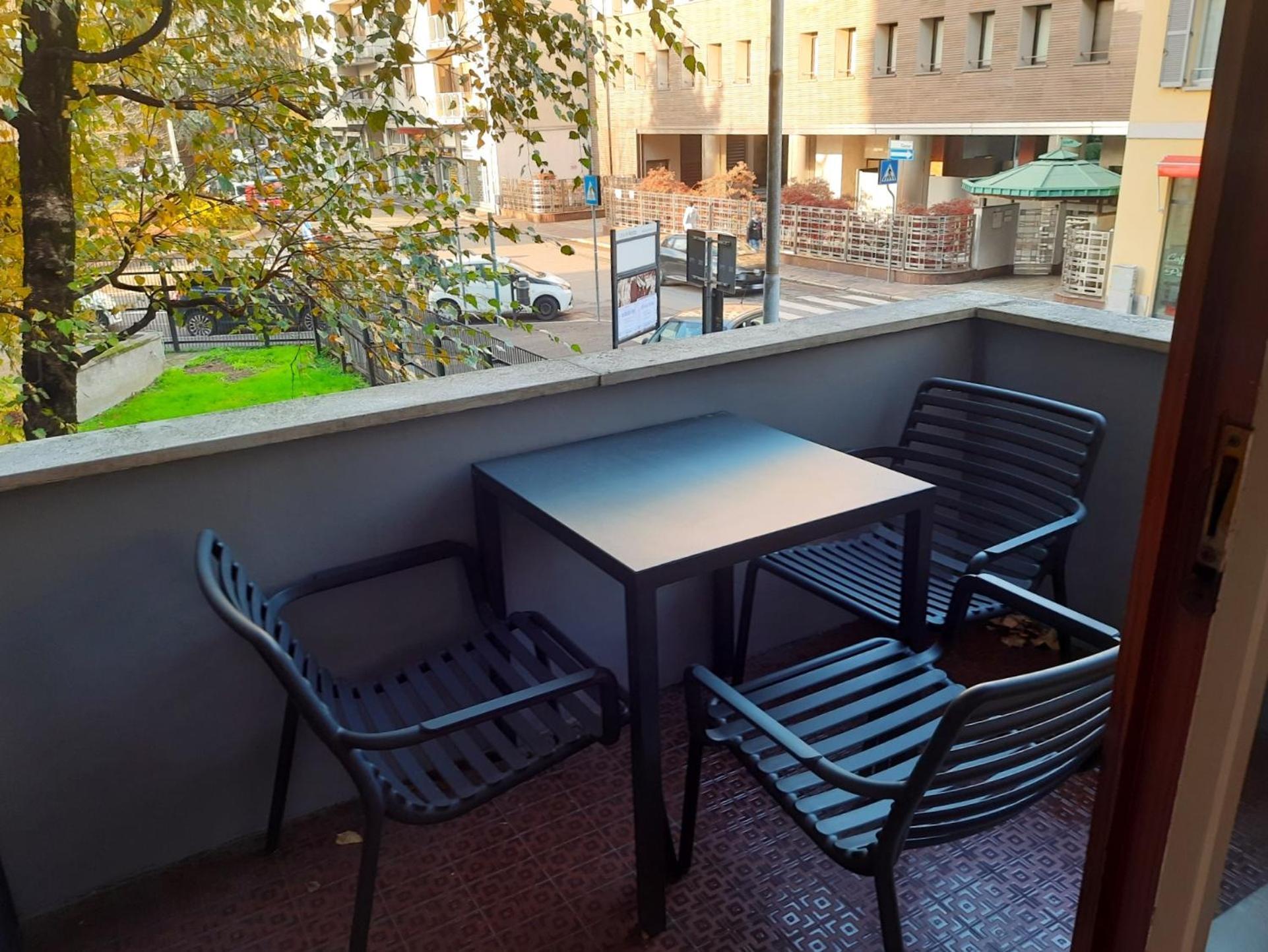 Mako Suites - Centro E Stazione Monza Exterior photo